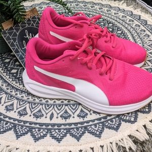 Women's athletic shoes, bright pink, Puma Twitch runners size 7.5